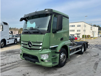 משאית עם שלדת תא MERCEDES-BENZ Actros 2543