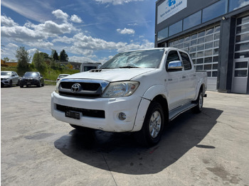 טנדר TOYOTA Hilux