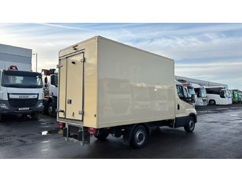 כלי רכב מסחרי לקירור IVECO DAILY 35-120 2.3  4100 WB Hi-Matic: תמונה 4