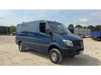 כלי רכב מסחרי עם לוח MERCEDES-BENZ Sprinter 316