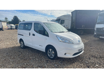 כלי רכב מסחרי קומבי NISSAN e-NV200