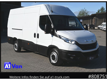 כלי רכב מסחרי עם לוח IVECO Daily 35s14