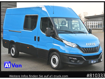 כלי רכב מסחרי עם לוח IVECO Daily 35s18