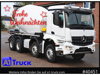 משאית מערבלת בטון LIEBHERR