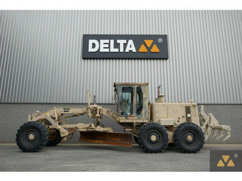 מפלסת CATERPILLAR