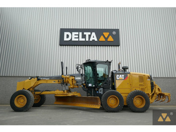 מפלסת CATERPILLAR 140M