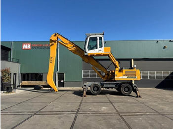 מטפל בפסולת/ תעשייתי LIEBHERR A 924