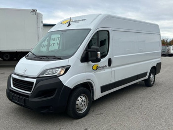 כלי רכב מסחרי עם לוח PEUGEOT Boxer