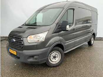 כלי רכב מסחרי עם לוח FORD Transit