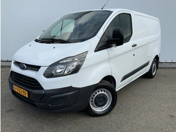 כלי רכב מסחרי עם לוח FORD Transit