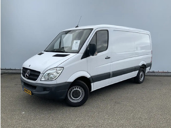כלי רכב מסחרי עם לוח MERCEDES-BENZ Sprinter 311