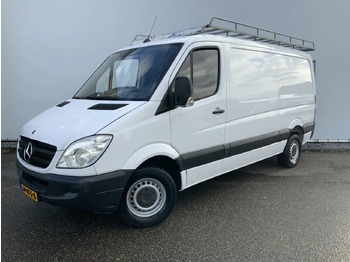 כלי רכב מסחרי עם לוח MERCEDES-BENZ Sprinter 311