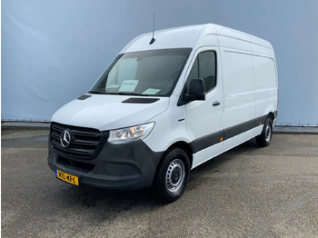 כלי רכב מסחרי עם לוח MERCEDES-BENZ Sprinter