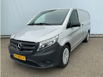 כלי רכב מסחרי עם לוח MERCEDES-BENZ Vito 119