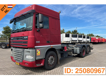 משאית עם שלדת תא DAF XF 105 460