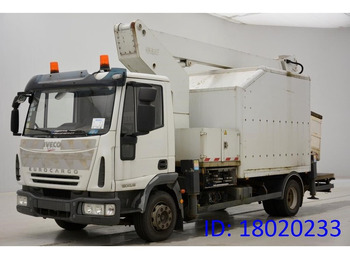 פלטפורמה אווירית מותקנת על משאית IVECO EuroCargo 120E