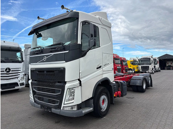 משאית עם שלדת תא VOLVO FH 500