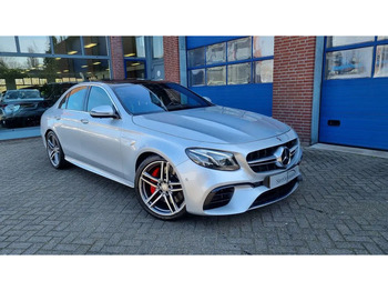 סדאן MERCEDES-BENZ