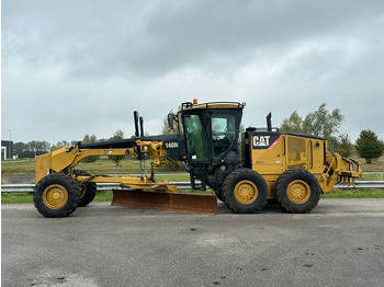 מפלסת CATERPILLAR 140M