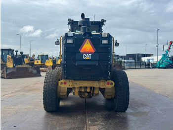 מפלסת Caterpillar 140M2 AWD: תמונה 4