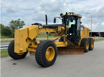 מפלסת CATERPILLAR 140M
