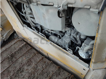 דחפור KOMATSU D65