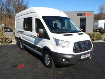 כלי רכב מסחרי עם לוח FORD Transit