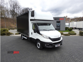 כלי רכב מסחרי עם וילונות צד IVECO Daily 35s18