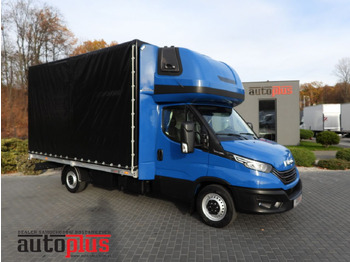 כלי רכב מסחרי עם וילונות צד IVECO Daily 35s21