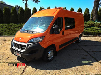כלי רכב מסחרי עם לוח PEUGEOT Boxer