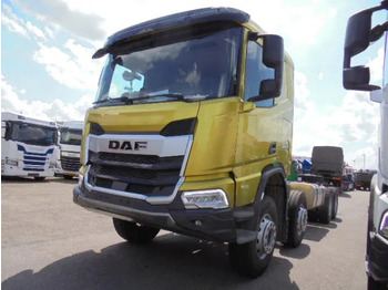 משאית עם שלדת תא DAF XD 450