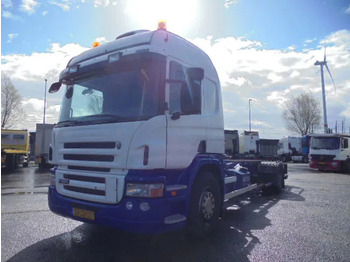 מוביל מכולות/ משאית החלפת גוף SCANIA P 280