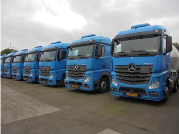יחידת טרקטור MERCEDES-BENZ Actros 1842