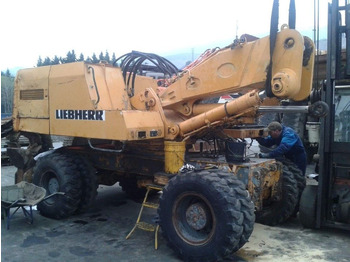 מחפר גלגלים LIEBHERR A 912