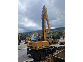 מטפל בפסולת/ תעשייתי LIEBHERR A 924