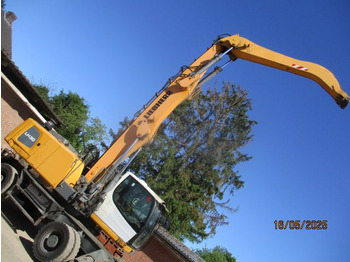 מטפל בפסולת/ תעשייתי LIEBHERR LH 30 M
