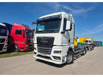 משאית עם שלדת תא MAN TGX 26.510