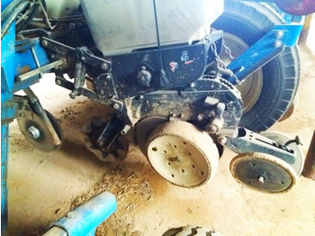 מכונת זריעה מדויקת Kinze 3000 (8x lines 75: תמונה 5