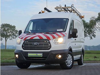 כלי רכב מסחרי עם לוח FORD Transit