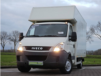 כלי רכב מסחרי עם תיבה IVECO Daily 35s12