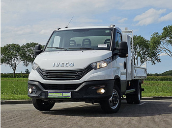 כלי רכב מסחרי מזהיר IVECO Daily 35c16