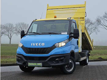 כלי רכב מסחרי מזהיר IVECO Daily 35c16