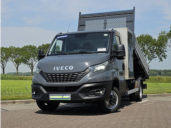 כלי רכב מסחרי מזהיר IVECO Daily 35c18