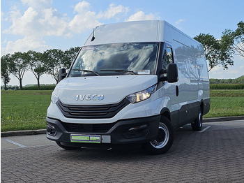 כלי רכב מסחרי עם לוח IVECO Daily 35s14