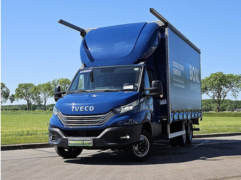 כלי רכב מסחרי עם וילונות צד IVECO Daily