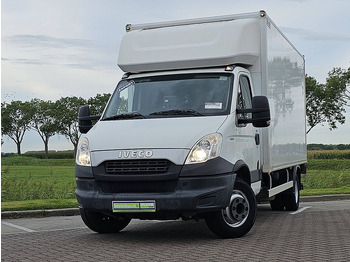 כלי רכב מסחרי עם תיבה IVECO Daily 70c17