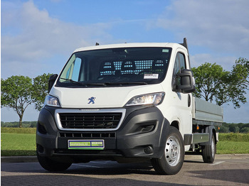 כלי רכב מסחרי במיטה שטוחה PEUGEOT Boxer