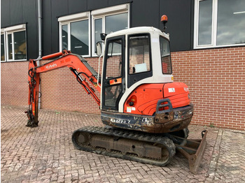 מיני מחפר Kubota KX121-3: תמונה 2