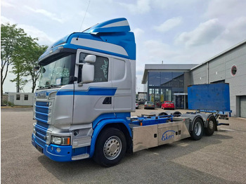 משאית עם שלדת תא SCANIA R 580