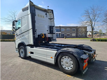 יחידת טרקטור Volvo FH4-460 / VEB+ / DOUBLE TANK / FRIDGE / AUTOMATIC / EURO-6 / 2018: תמונה 3